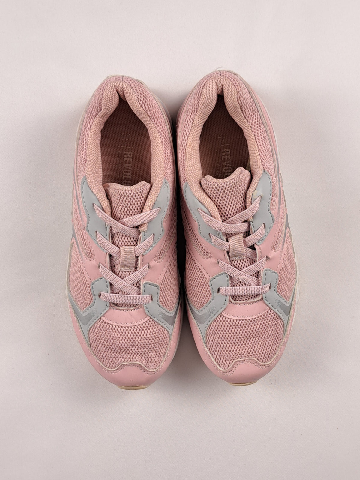 Revolution Sneakers 30