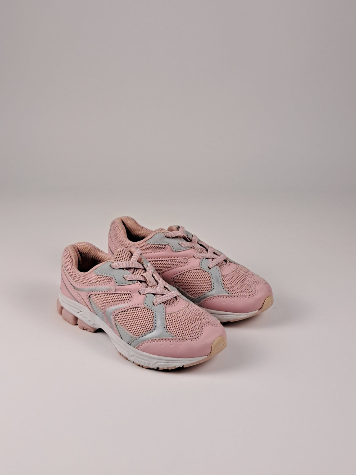 Revolution Sneakers 30