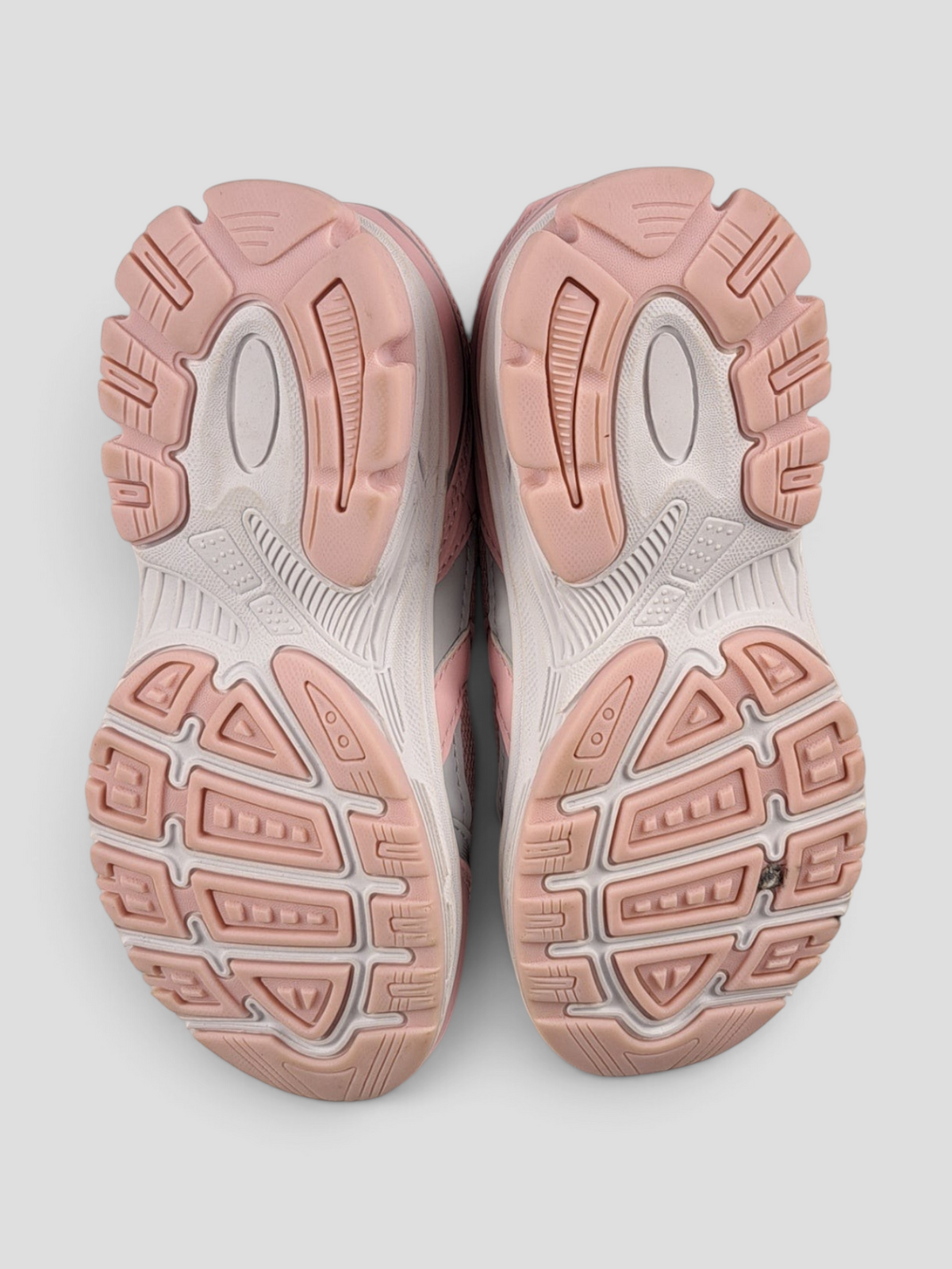 Revolution Sneakers 30