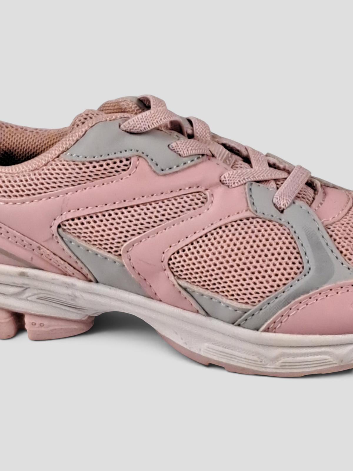 Revolution Sneakers 30