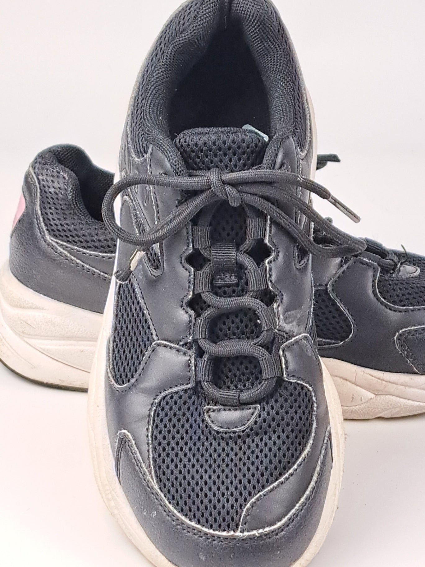 SOC Sneakers 36