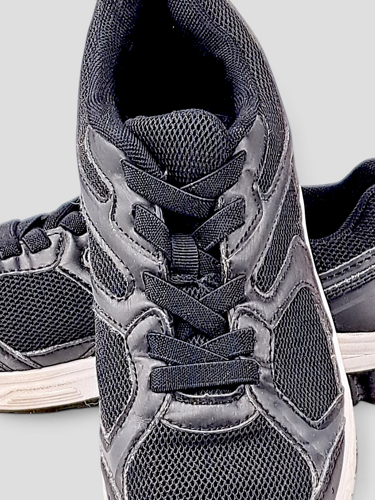 Revolution Sneakers 35