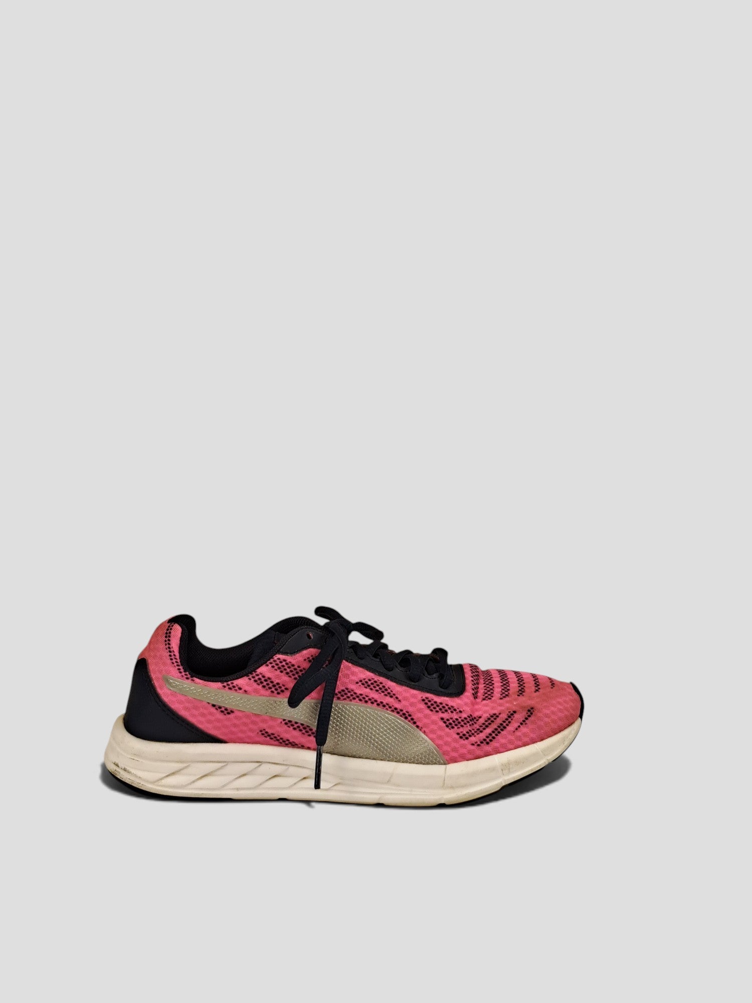 BaraBarnet Puma pink and black mesh running sneakers with white soles