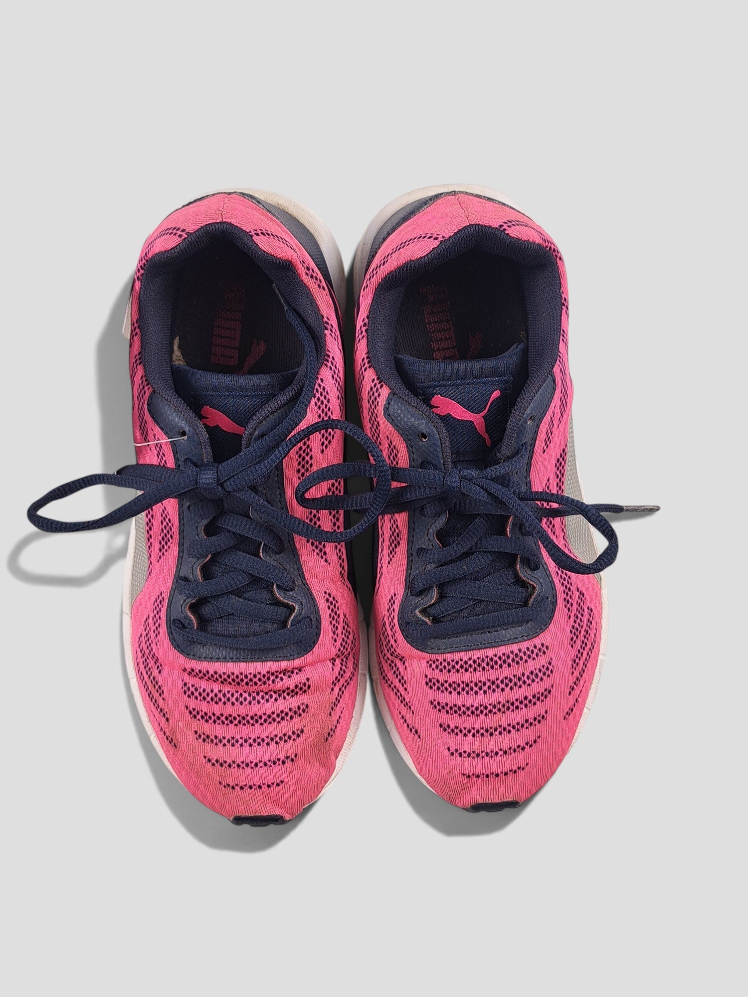 BaraBarnet Puma pink and navy blue mesh sneakers with lace-up closure and white soles